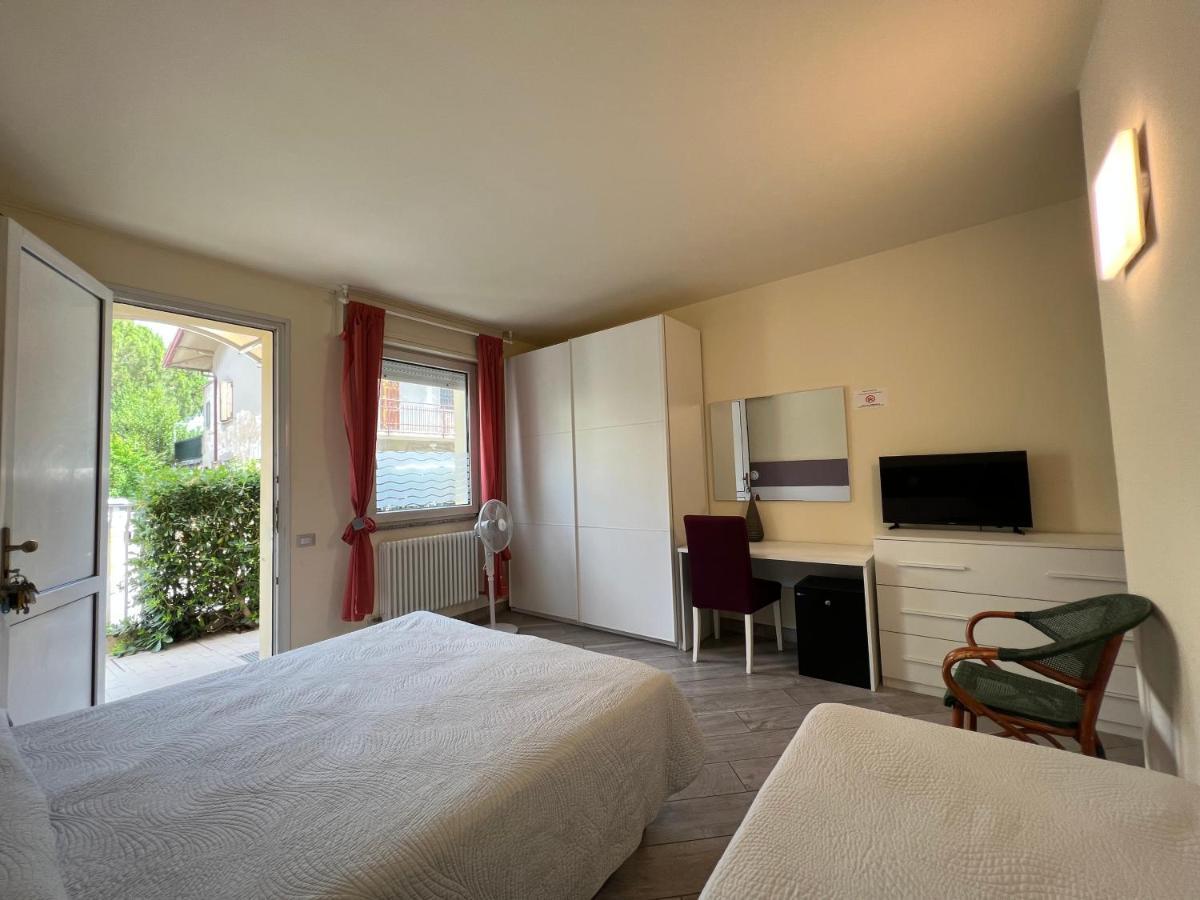 Hotel Locanda Rosy Католика Екстериор снимка