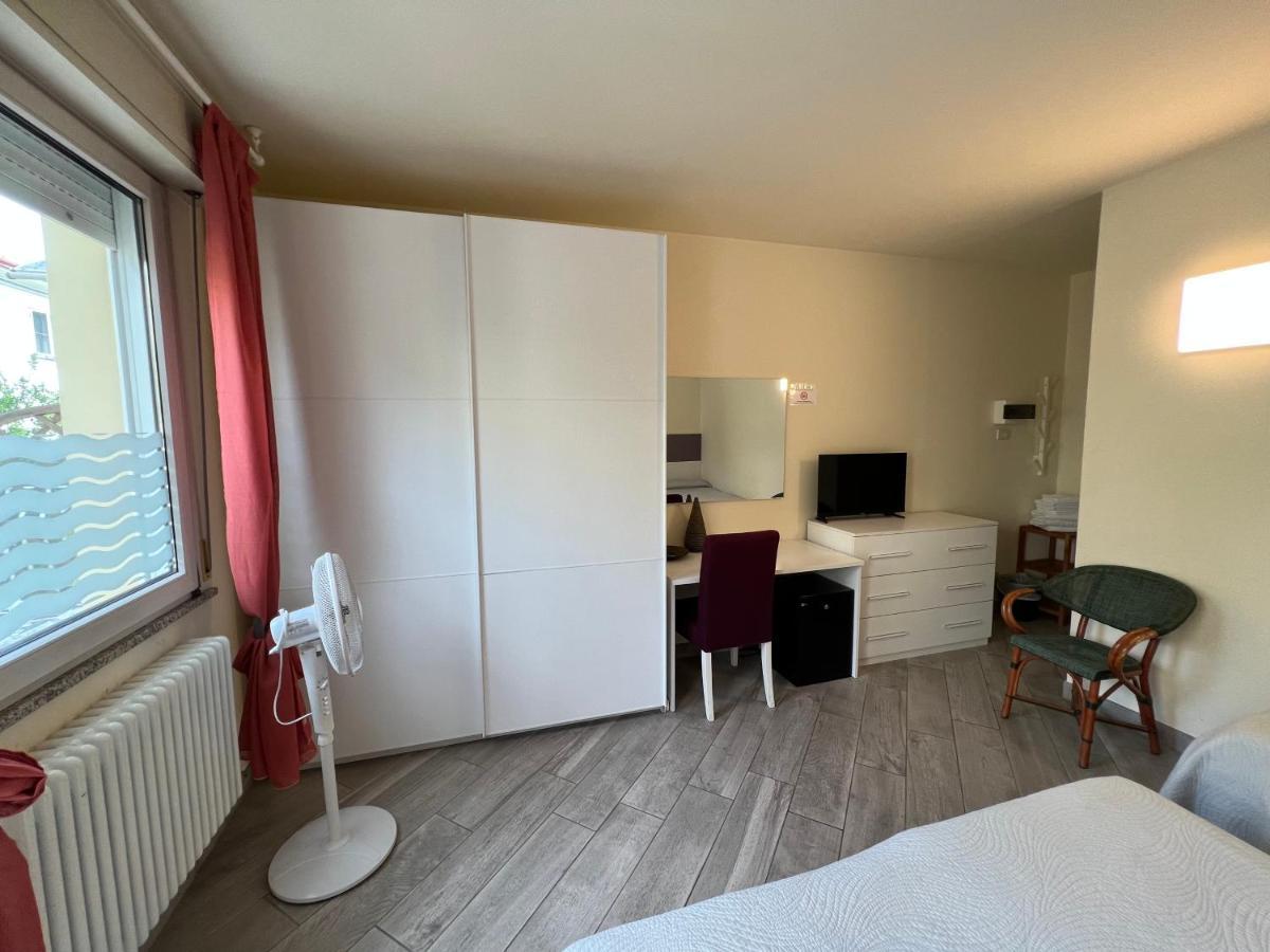 Hotel Locanda Rosy Католика Екстериор снимка
