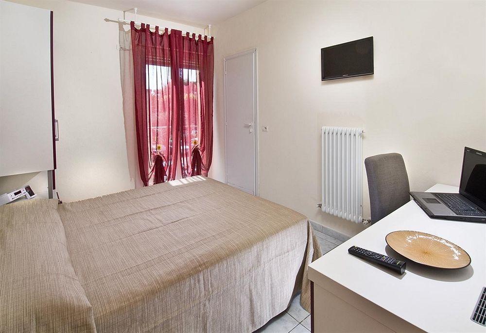 Hotel Locanda Rosy Католика Екстериор снимка