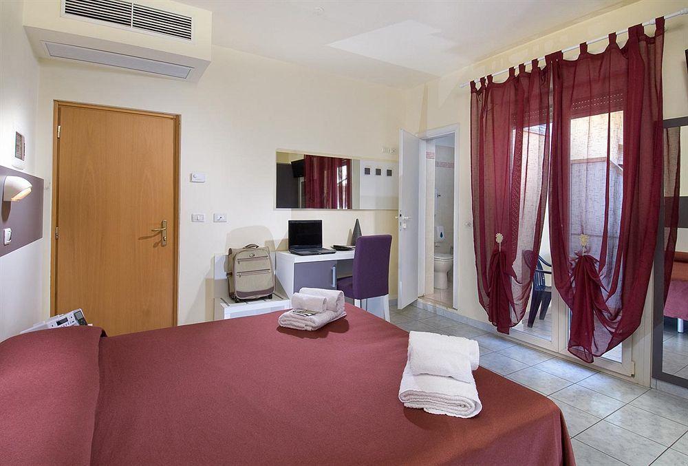 Hotel Locanda Rosy Католика Екстериор снимка