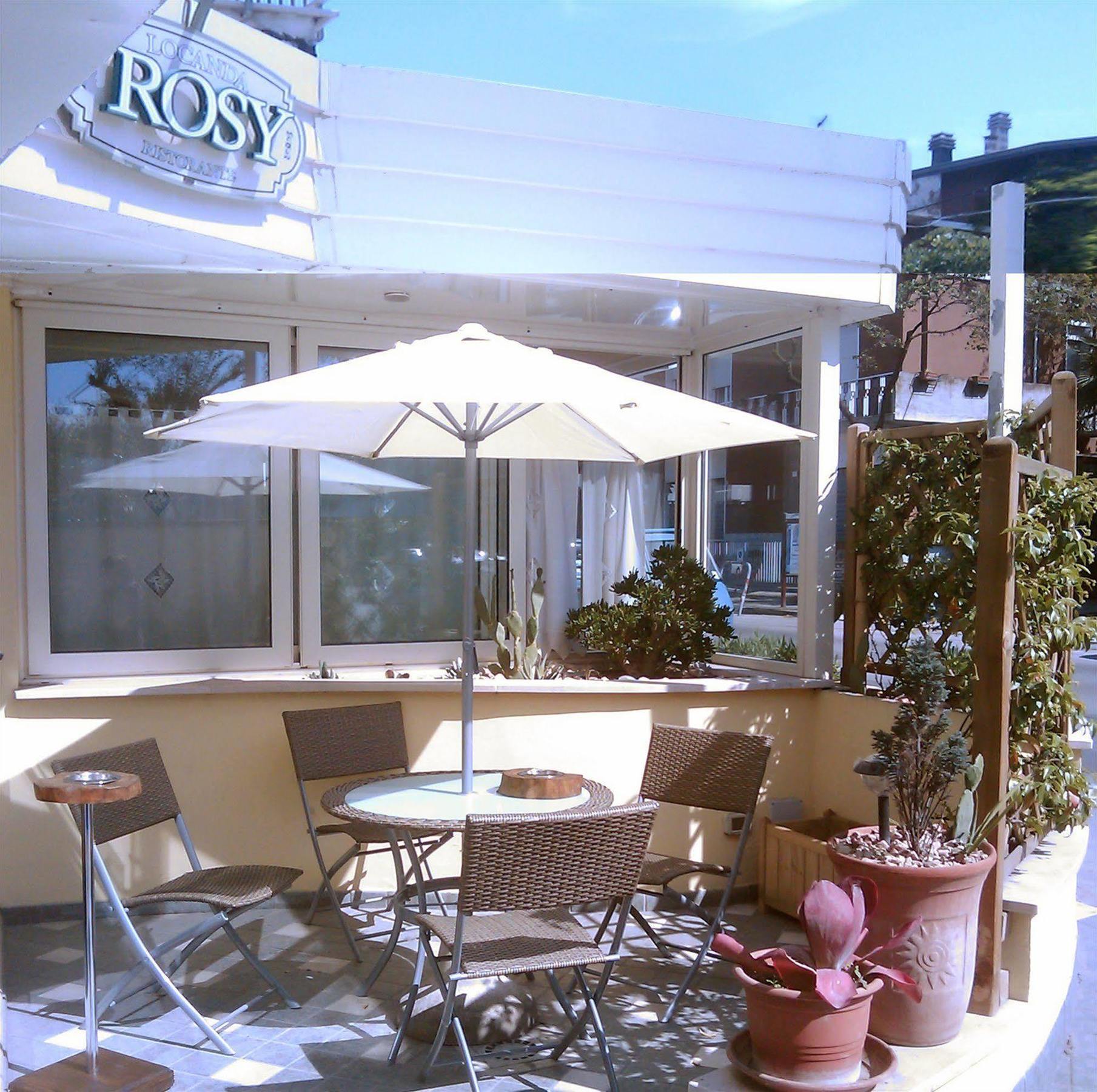 Hotel Locanda Rosy Католика Екстериор снимка