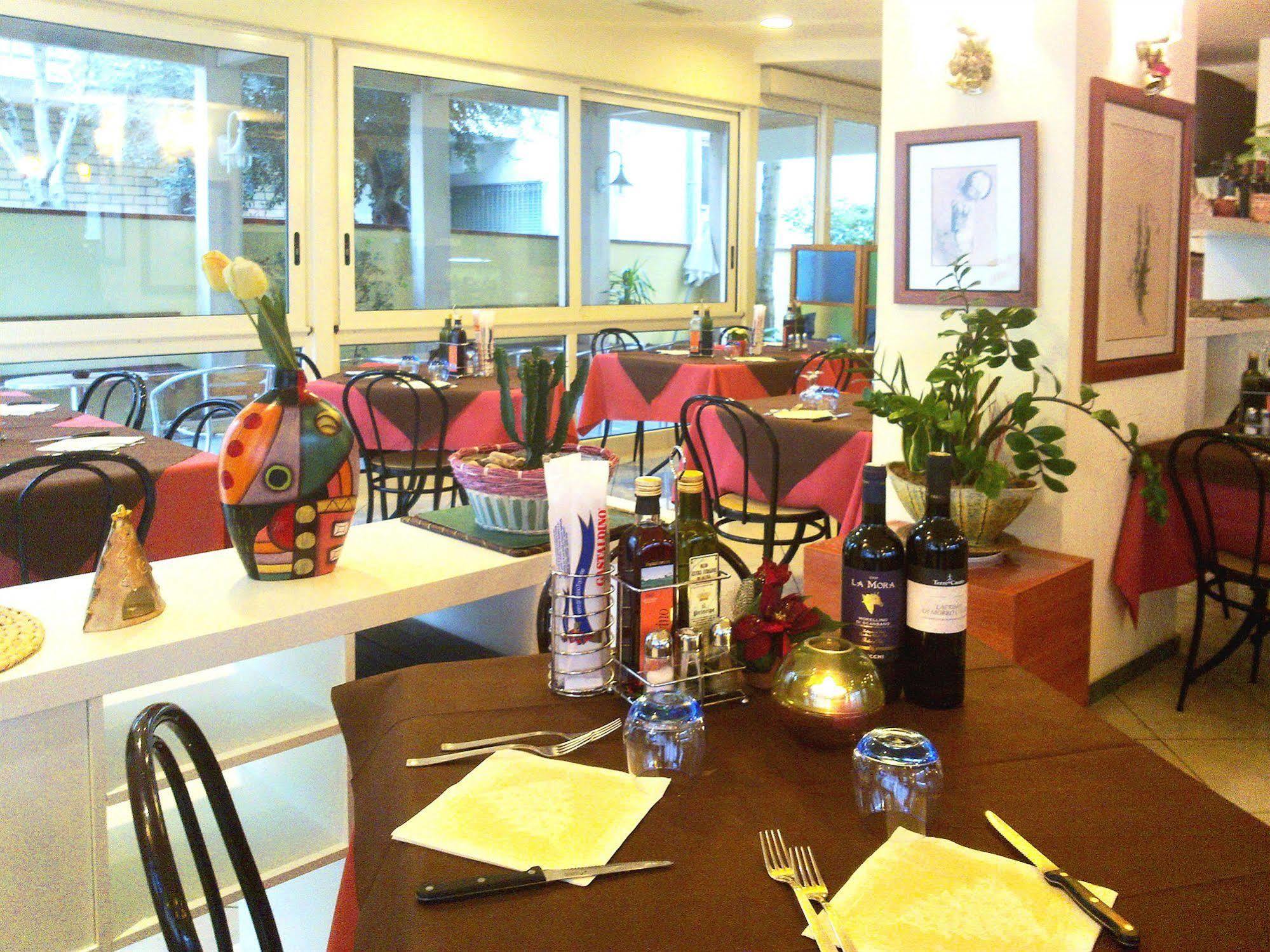 Hotel Locanda Rosy Католика Екстериор снимка